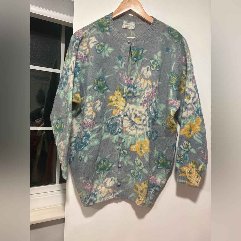 Vintage Benetton 100% Shetland Wool Floral Sweater Made in Italy